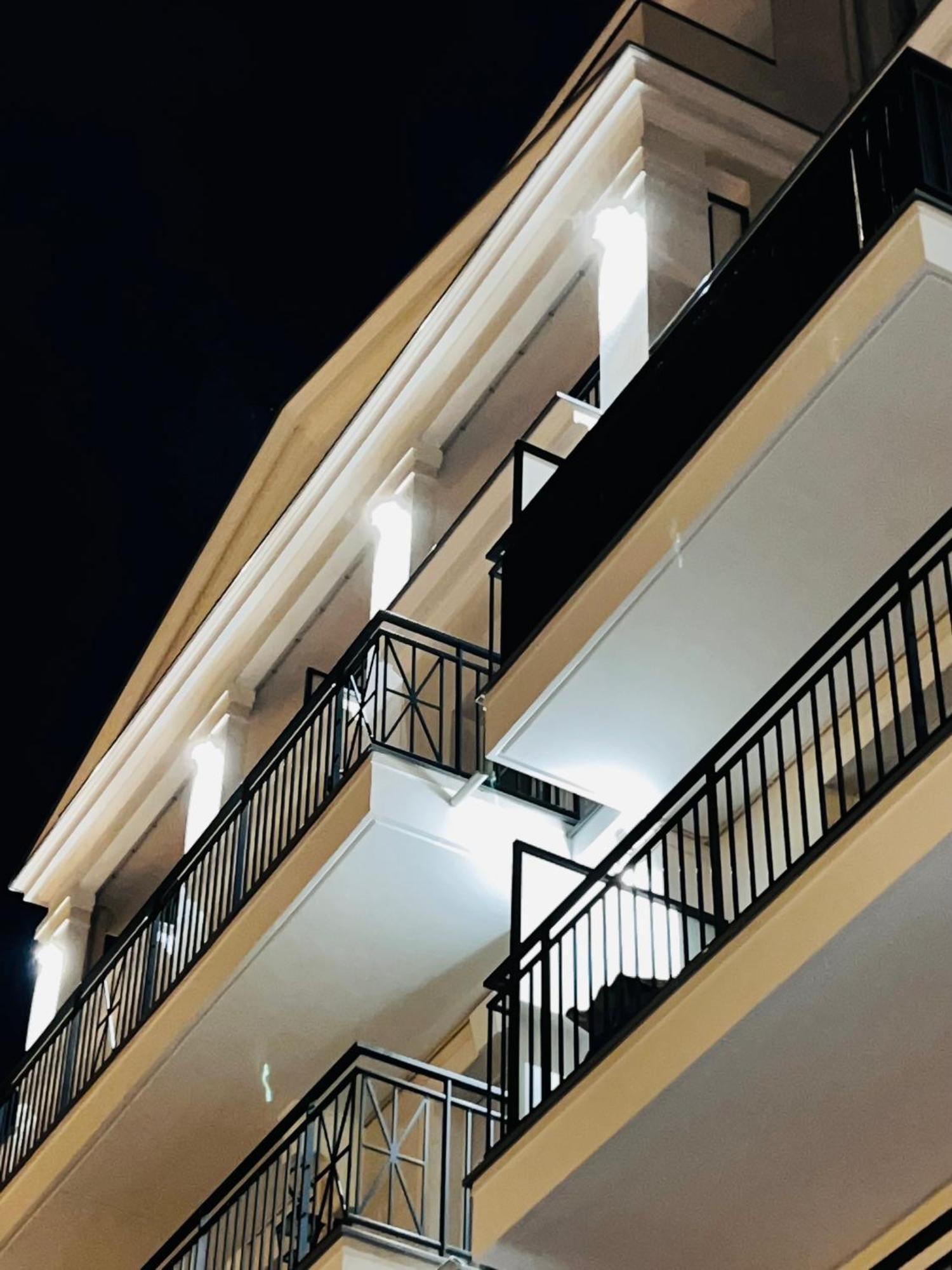 Les Residences De Djibril Le Blanc-Mesnil Exterior photo
